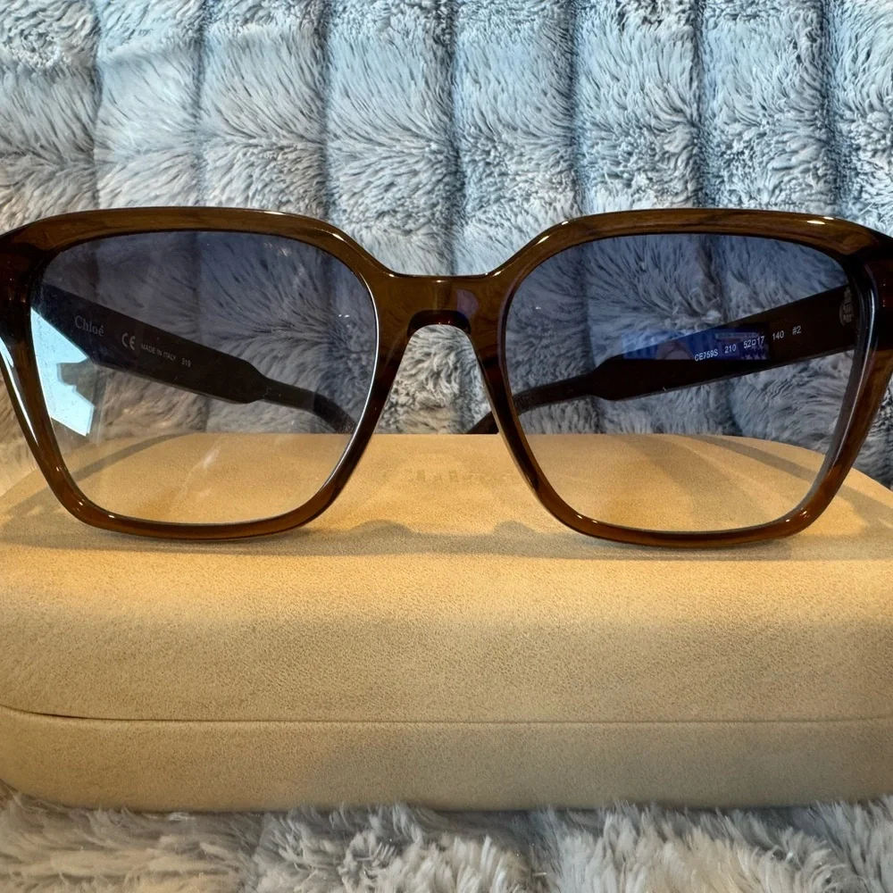 Chloe Brown sunglasses w/ Chloe case - Picture 2 of 7